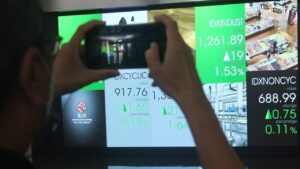 IHSG Melesat Kuat di Sesi I, Belasan Saham Capai Batas Auto Rejection Atas